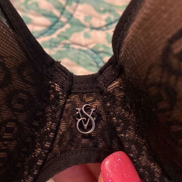 Victoria’s Secret black sheer bra - Picture 7 of 8